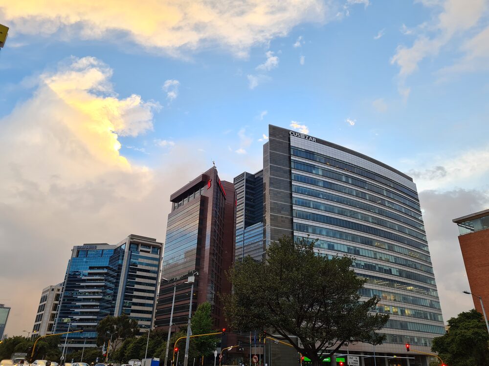 Panorámica de Bogotá en la concurrida zona de Usaquén, en Bogotá, Colombia. Panorámica de Bogotá en la concurrida zona de Usaquén, en Bogotá, Colombia.