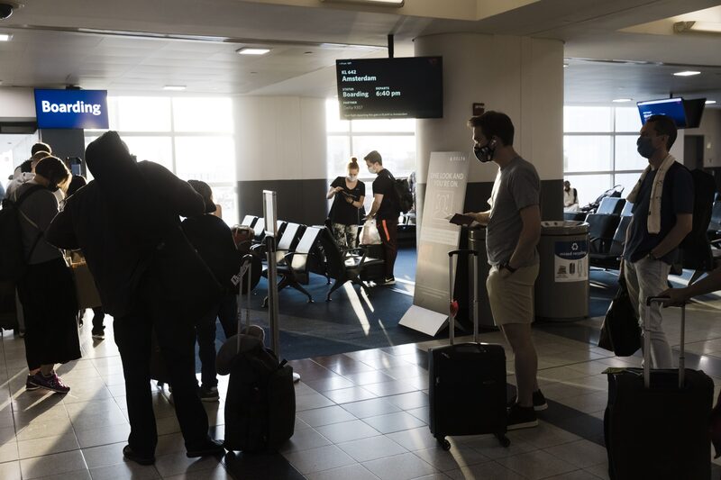 Reino Unido deve suspender exigências quanto ao teste de coronavírus para pessoas com esquema vacinal completo que chegarem à Inglaterra no início do próximo mês Reino Unido deve suspender exigências quanto ao teste de coronavírus para pessoas com esquema vacinal completo que chegarem à Inglaterra no início do próximo mês