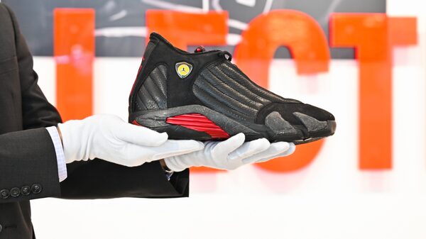 Modelos Air Jordan aterrizan en Hong Kong en busca de subasta récord en Sotheby’s Modelos Air Jordan aterrizan en Hong Kong en busca de subasta récord en Sotheby’s