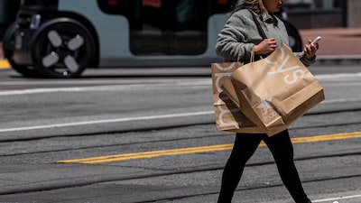 Ventas minoristas de EE.UU. caen en julio a su nivel más bajo en más de un año Ventas minoristas de EE.UU. caen en julio a su nivel más bajo en más de un año
