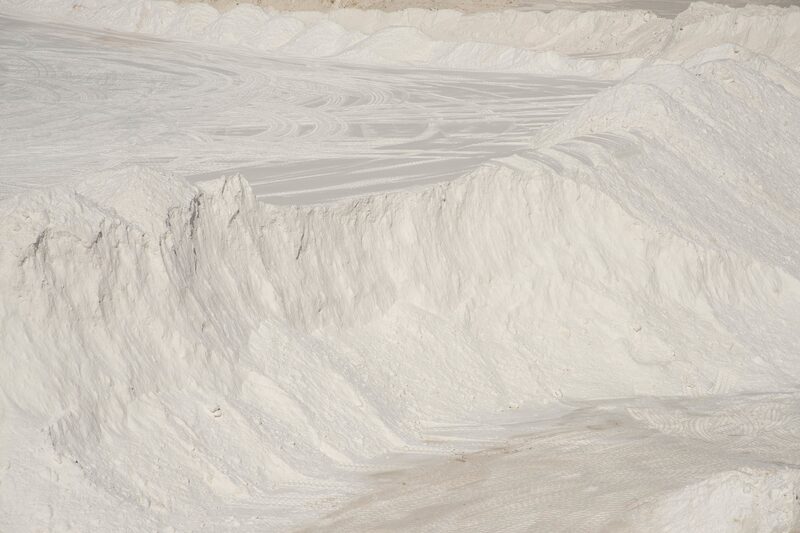 El cambio a la Ley Minera propone no otorgar concesiones, licencias, contratos, permisos, asignaciones o autorizaciones en la materia El cambio a la Ley Minera propone no otorgar concesiones, licencias, contratos, permisos, asignaciones o autorizaciones en la materia