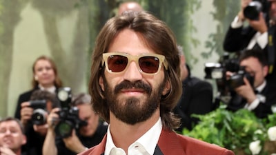 Herdeiro da Ray-Ban deixa cargos de gestão e aprofunda disputa por fortuna de € 40 bi Herdeiro da Ray-Ban deixa cargos de gestão e aprofunda disputa por fortuna de € 40 bi
