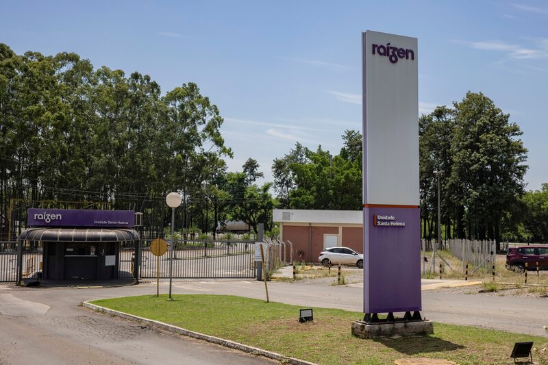 Una planta de procesamiento de etanol, operada por Raizen SA, en Brasil. Fotógrafo: Victor Moriyama/Bloomberg. Una planta de procesamiento de etanol, operada por Raizen SA, en Brasil. Fotógrafo: Victor Moriyama/Bloomberg.