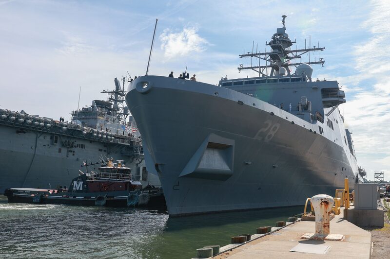 Navios têm uma especialidade diferente daquela possuída por embarcações que normalmente interceptam o transporte de cocaína. (Foto: U.S. Navy Photo by Mass Communication Specialist 2nd Class Joseph T. Miller) Navios têm uma especialidade diferente daquela possuída por embarcações que normalmente interceptam o transporte de cocaína. (Foto: U.S. Navy Photo by Mass Communication Specialist 2nd Class Joseph T. Miller)