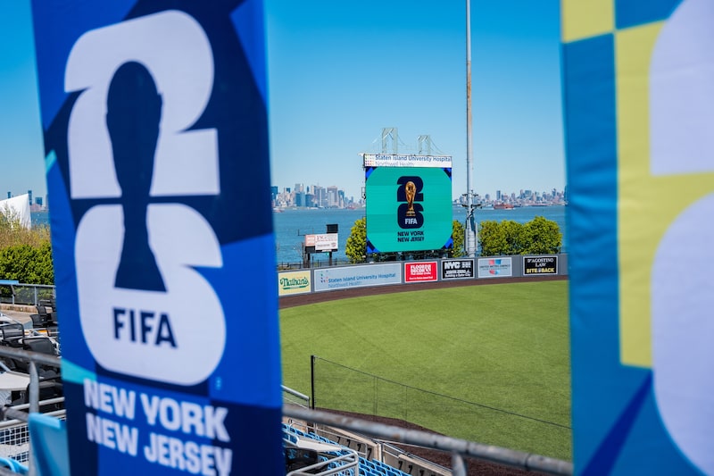 Se espera que millones de personas asistan a los partidos, a los festivales para aficionados y a las proyecciones públicas de la Copa del Mundo. Fotógrafa: Angelina Katsanis/Bloomberg Se espera que millones de personas asistan a los partidos, a los festivales para aficionados y a las proyecciones públicas de la Copa del Mundo. Fotógrafa: Angelina Katsanis/Bloomberg
