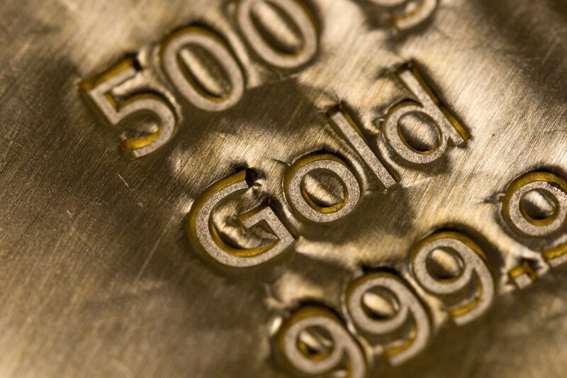 El oro se mantuvo estable tras una modesta subida mientras el mercado digería los comentarios del jefe de la Reserva Federal antes de los datos que pueden influir en la próxima decisión del banco central sobre las tasas de interés. El oro se mantuvo estable tras una modesta subida mientras el mercado digería los comentarios del jefe de la Reserva Federal antes de los datos que pueden influir en la próxima decisión del banco central sobre las tasas de interés.