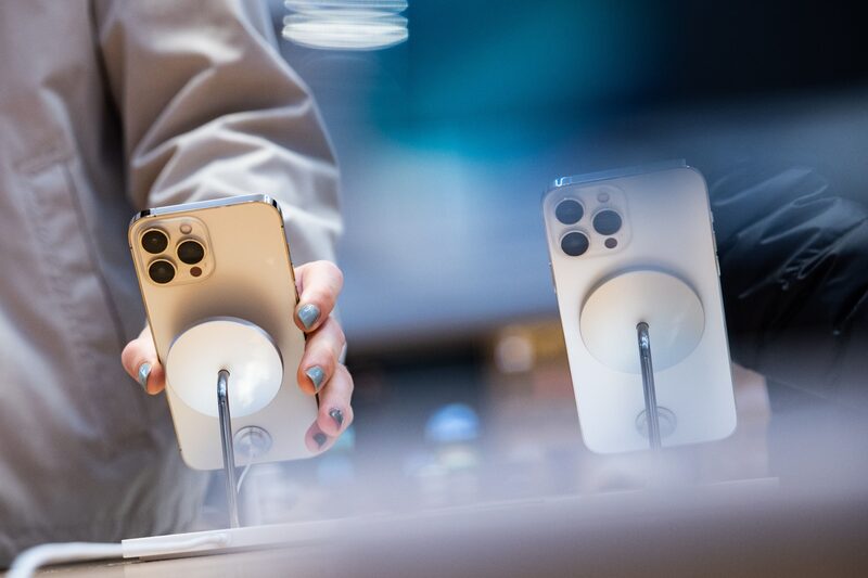 Combinação de estratégia de preço e conquista de usuários premium que anteriormente eram fiéis à Huawei contribuíram para desempenho da empresa Combinação de estratégia de preço e conquista de usuários premium que anteriormente eram fiéis à Huawei contribuíram para desempenho da empresa