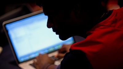 55% de los estadounidenses cree que la IA hará más mal que bien en su vida cotidiana 55% de los estadounidenses cree que la IA hará más mal que bien en su vida cotidiana