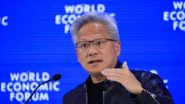 Las acciones mundiales de chips se disparan tras impulso del CEO de Nvidia a la IA en Davos Las acciones mundiales de chips se disparan tras impulso del CEO de Nvidia a la IA en Davos