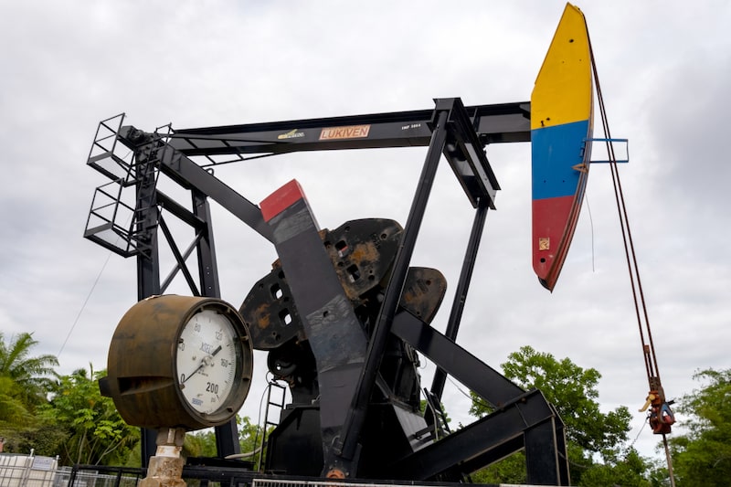 Oil extraction wells, using mechanical and artificial pumping systems, at the Ecopetrol oilfields in Barrancabermeja, Santander department, Colombia, on Wednesday, Oct. 8, 2025. Colombia, the world's only significant oil producer to join a bloc of nations vowing to quit fossil fuels, is poised for an about face as President Gustavo Petro's term winds down. Photographer: Esteban Vanegas/Bloomberg Oil extraction wells, using mechanical and artificial pumping systems, at the Ecopetrol oilfields in Barrancabermeja, Santander department, Colombia, on Wednesday, Oct. 8, 2025. Colombia, the world's only significant oil producer to join a bloc of nations vowing to quit fossil fuels, is poised for an about face as President Gustavo Petro's term winds down. Photographer: Esteban Vanegas/Bloomberg