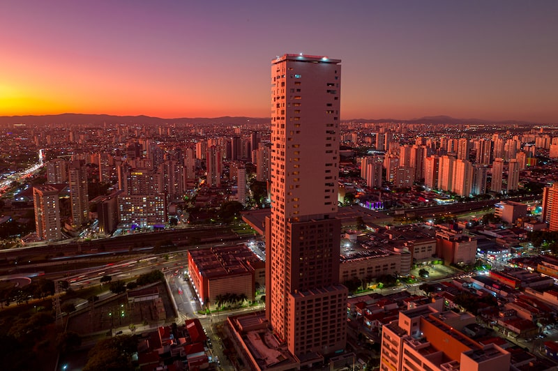 Platina 220, novo edifício mais alto de São Paulo, terá 50 andares, dos quais 46 com ocupação residencial e comercial Platina 220, novo edifício mais alto de São Paulo, terá 50 andares, dos quais 46 com ocupação residencial e comercial