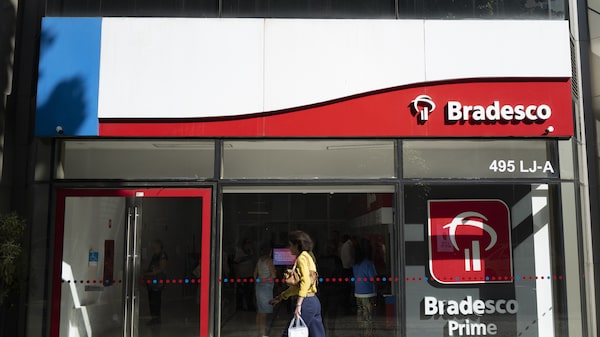 Bradesco Asset monta posições de risco no Brasil após caso Flávio Bolsonaro-Vorcaro Bradesco Asset monta posições de risco no Brasil após caso Flávio Bolsonaro-Vorcaro