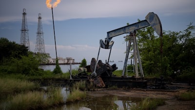 Venezolanos están divididos sobre el acuerdo petrolero con Trump: 50% cree que beneficia más a EE.UU. Venezolanos están divididos sobre el acuerdo petrolero con Trump: 50% cree que beneficia más a EE.UU.
