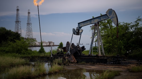 Venezolanos están divididos sobre el acuerdo petrolero con Trump: 50% cree que beneficia más a EE.UU. Venezolanos están divididos sobre el acuerdo petrolero con Trump: 50% cree que beneficia más a EE.UU.