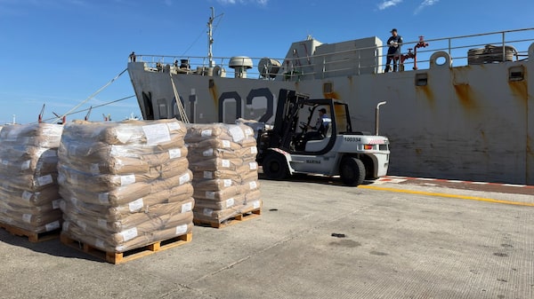 México envía a Cuba dos buques con víveres mientras resuelve ayuda de petróleo con EE.UU. México envía a Cuba dos buques con víveres mientras resuelve ayuda de petróleo con EE.UU.