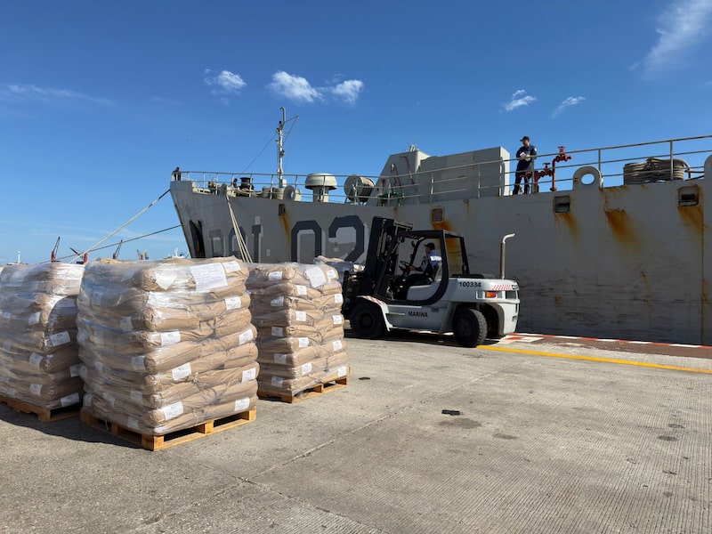 Gobierno de México envía vía marítima más de 800 toneladas de ayuda a Cuba. Gobierno de México envía vía marítima más de 800 toneladas de ayuda a Cuba.