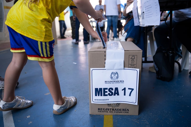 Colombians Vote In Presidential Election Colombians Vote In Presidential Election