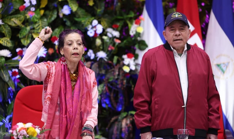Daniel Ortega y Rosario Murillo en la conmemoración del 47.º Aniversario de la Fuerza Aérea y Defensa Antiaérea de Nicaragua, el 31 de julio de 2026. Daniel Ortega y Rosario Murillo en la conmemoración del 47.º Aniversario de la Fuerza Aérea y Defensa Antiaérea de Nicaragua, el 31 de julio de 2026.