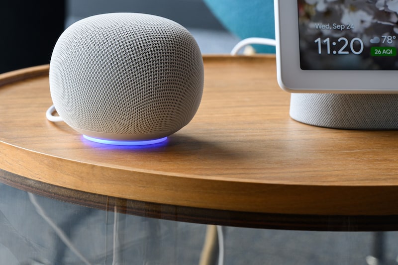 El altavoz Google Home se presentó por primera vez el otoño pasado. Fotógrafo: Chris Welch/Bloomberg El altavoz Google Home se presentó por primera vez el otoño pasado. Fotógrafo: Chris Welch/Bloomberg