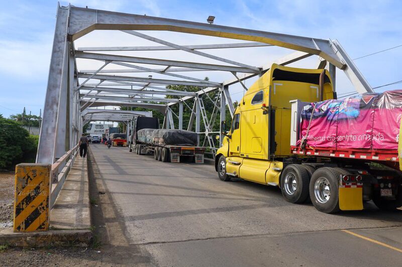 El primer paso de la integración profunda aduanera de El Salvador con Guatemala comenzó, con la declaración anticipada de mercancías DUCA-F en La Hachadura, el 24 de agosto de 2022. Foto: Ministerio de Economía de Guatemala El primer paso de la integración profunda aduanera de El Salvador con Guatemala comenzó, con la declaración anticipada de mercancías DUCA-F en La Hachadura, el 24 de agosto de 2022. Foto: Ministerio de Economía de Guatemala
