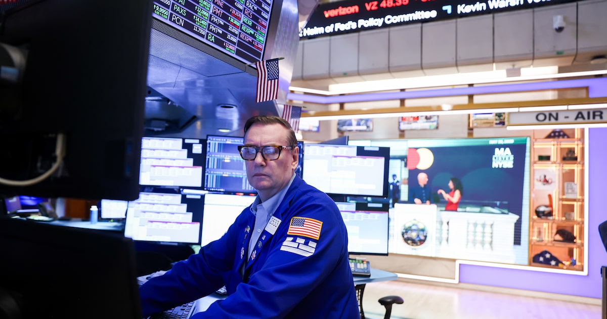 S&P 500 avanza hacia máximos históricos con pivotaje en inteligencia artificial