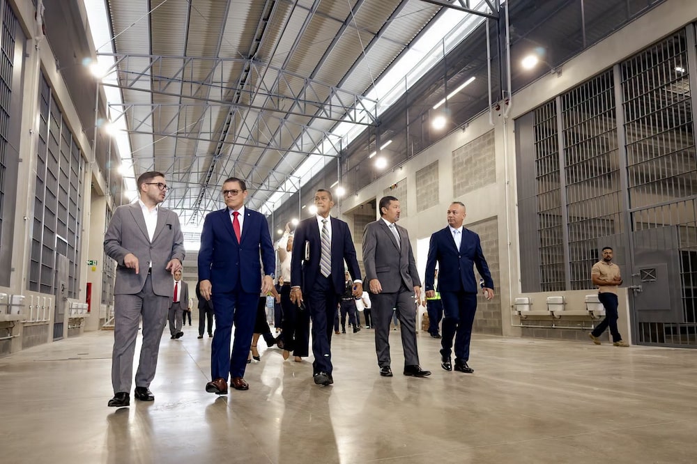 El ministro de Seguridad de Panamá, Frank Ábrego, visitó el CACCO junto con el ministro de Justicia y Paz, Gabriel Aguilar, el 1 de octubre de 2026. El ministro de Seguridad de Panamá, Frank Ábrego, visitó el CACCO junto con el ministro de Justicia y Paz, Gabriel Aguilar, el 1 de octubre de 2026.