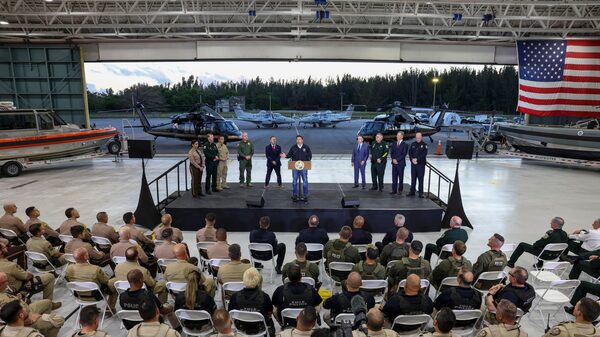 Trump moviliza fuerzas locales para deportaciones masivas: resultados de esta estrategia Trump moviliza fuerzas locales para deportaciones masivas: resultados de esta estrategia