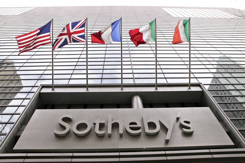 La casa de subasta Sotheby’s será la encargada de la venta, en la que también se incluirá la pieza de cerámica real y música compuesta por Florian Picasso, John Legend y el rapero Nas. La casa de subasta Sotheby’s será la encargada de la venta, en la que también se incluirá la pieza de cerámica real y música compuesta por Florian Picasso, John Legend y el rapero Nas.