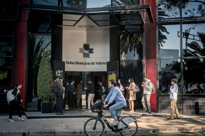 Inversionistas cosechan ganancia de 22% con repunte de bonos en pesos mexicanos Inversionistas cosechan ganancia de 22% con repunte de bonos en pesos mexicanos