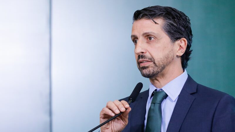 Brasil ataca fundos para o clima, mas vê negócio no mercado de carbono Brasil ataca fundos para o clima, mas vê negócio no mercado de carbono