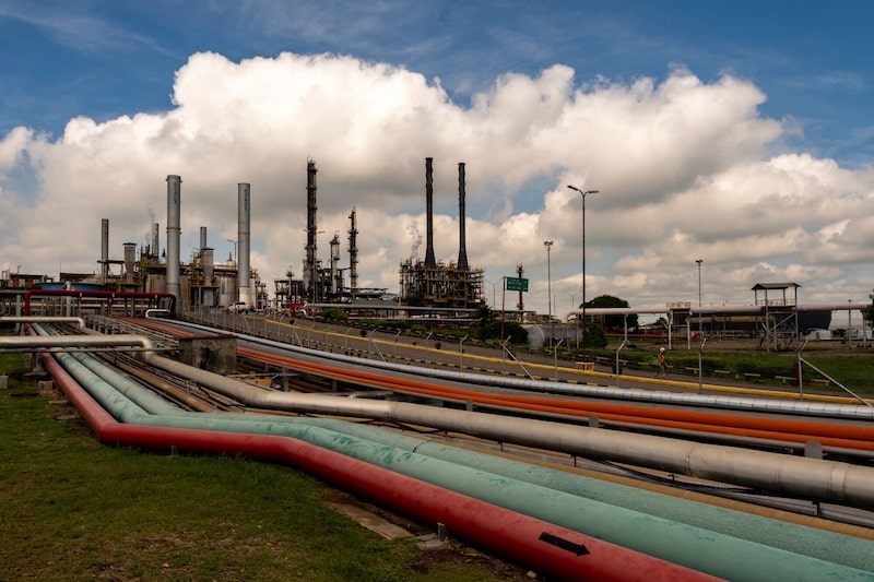 Para 2024, el nivel estimado de 5,9 años fue el más bajo en dos décadas, lo que expone la vulnerabilidad estructural frente al crecimiento de la demanda, la maduración de los campos y los retrasos en exploración. Para 2024, el nivel estimado de 5,9 años fue el más bajo en dos décadas, lo que expone la vulnerabilidad estructural frente al crecimiento de la demanda, la maduración de los campos y los retrasos en exploración.