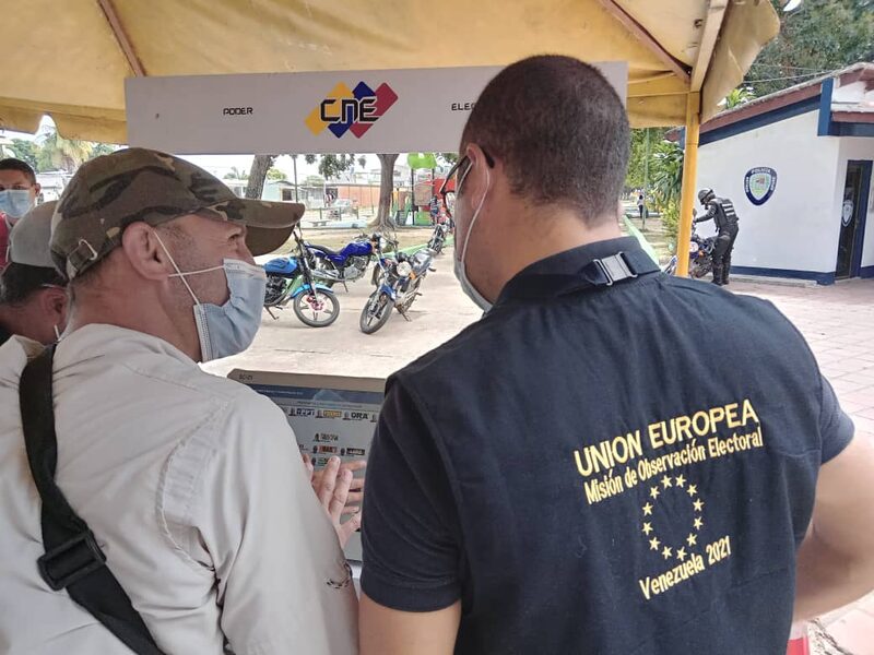 Observadores desplegados en el país cumpliendo la agenda / MOE UE Observadores desplegados en el país cumpliendo la agenda / MOE UE