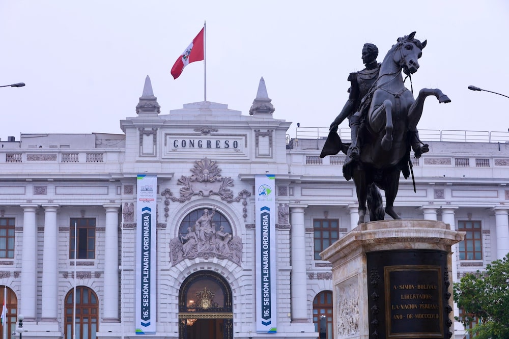 Congreso de la República del Perú Congreso de la República del Perú