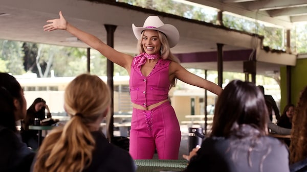 Efeito Barbie faz Mattel passar de queda à expansão em vendas de bonecas Efeito Barbie faz Mattel passar de queda à expansão em vendas de bonecas