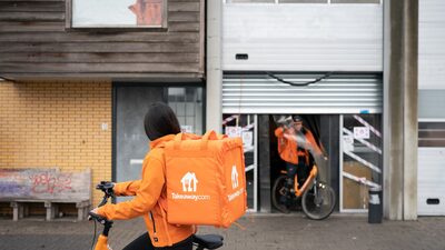 Apps de delivery que fizeram IPO na Europa acumulam queda de 75% e lutam para lucrar Apps de delivery que fizeram IPO na Europa acumulam queda de 75% e lutam para lucrar