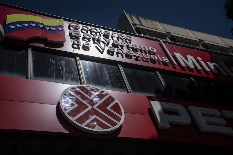 PDVSA contrata a un bufete de abogados para acelerar acuerdos petroleros. PDVSA contrata a un bufete de abogados para acelerar acuerdos petroleros.
