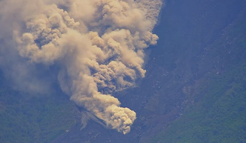 Flujos piroclásticos del Volcán de Fuego alcanzan hasta 7 kilómetros de distancia. Flujos piroclásticos del Volcán de Fuego alcanzan hasta 7 kilómetros de distancia.