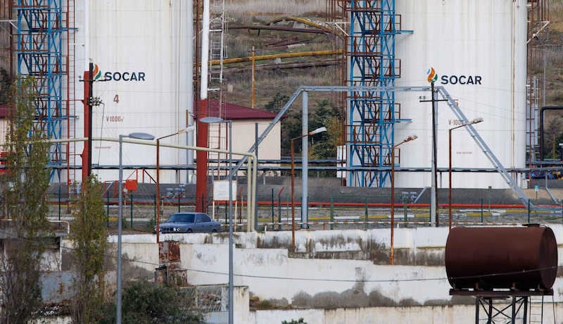 Silos de almacenamiento operados por la Compañía Estatal de Petróleo de la República de Azerbaiyán (SOCAR) en Bakú, Azerbaiyán, el jueves 14 de noviembre de 2024. Silos de almacenamiento operados por la Compañía Estatal de Petróleo de la República de Azerbaiyán (SOCAR) en Bakú, Azerbaiyán, el jueves 14 de noviembre de 2024.