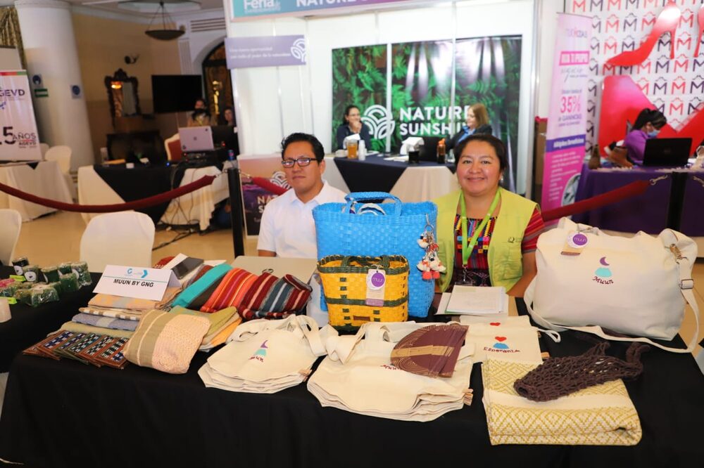 Los textiles de Occidente de Guatemala destacan por su alta calidad. Los textiles de Occidente de Guatemala destacan por su alta calidad.