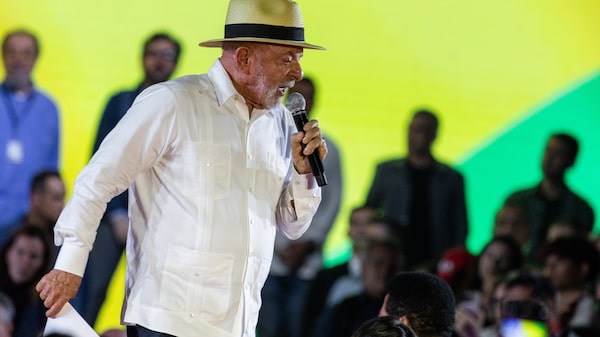 Lula vê vantagem eleitoral sobre Flávio Bolsonaro diminuir, aponta pesquisa BTG/Nexus Lula vê vantagem eleitoral sobre Flávio Bolsonaro diminuir, aponta pesquisa BTG/Nexus