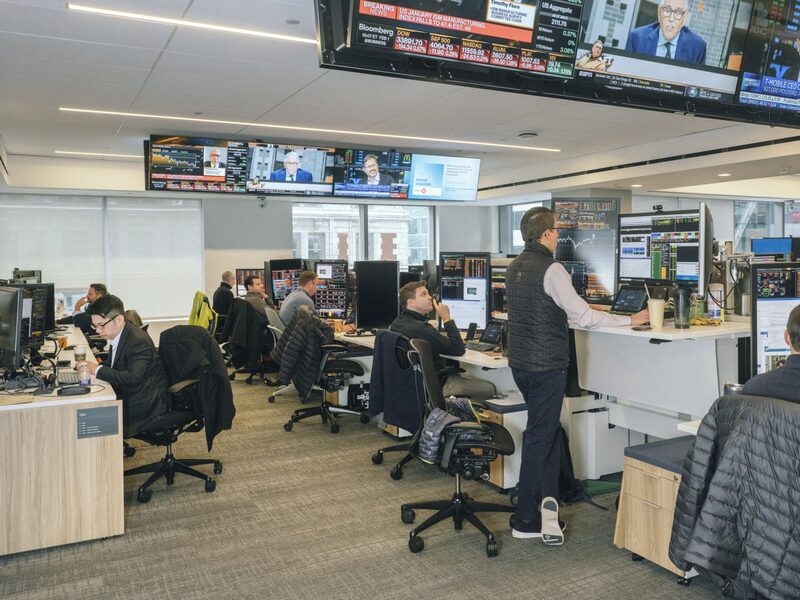 Trabalhadores fizeram grandes mudanças em suas vidas em torno de suas políticas de trabalho híbrido Trabalhadores fizeram grandes mudanças em suas vidas em torno de suas políticas de trabalho híbrido