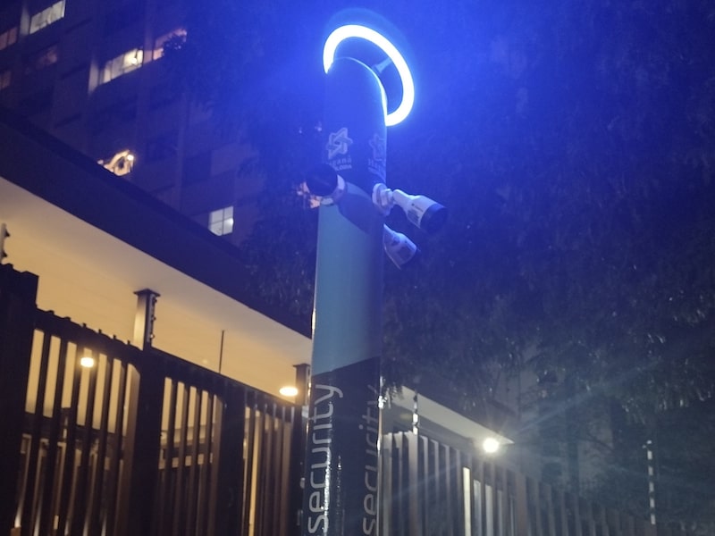 Totem de vigilância privada, nos Jardins Totem de vigilância privada, nos Jardins