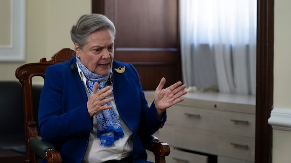 Iván Cepeda no subirá el IVA y quitará beneficios fiscales a los de mayores ingresos: Clara López Iván Cepeda no subirá el IVA y quitará beneficios fiscales a los de mayores ingresos: Clara López