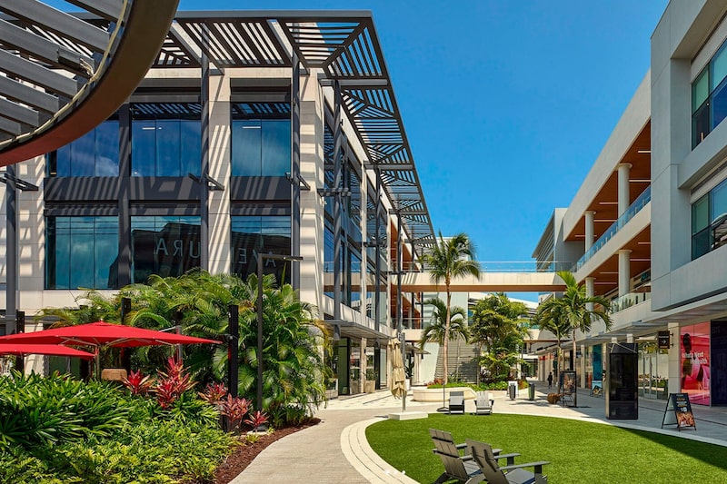 The open-air retail space acquired by Turnberry in Aventura, Florida.Source: Turnberry Associates The open-air retail space acquired by Turnberry in Aventura, Florida.Source: Turnberry Associates