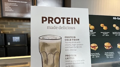 Proteína de suero se agota mientras empresas de alimentos la ponen en todo Proteína de suero se agota mientras empresas de alimentos la ponen en todo