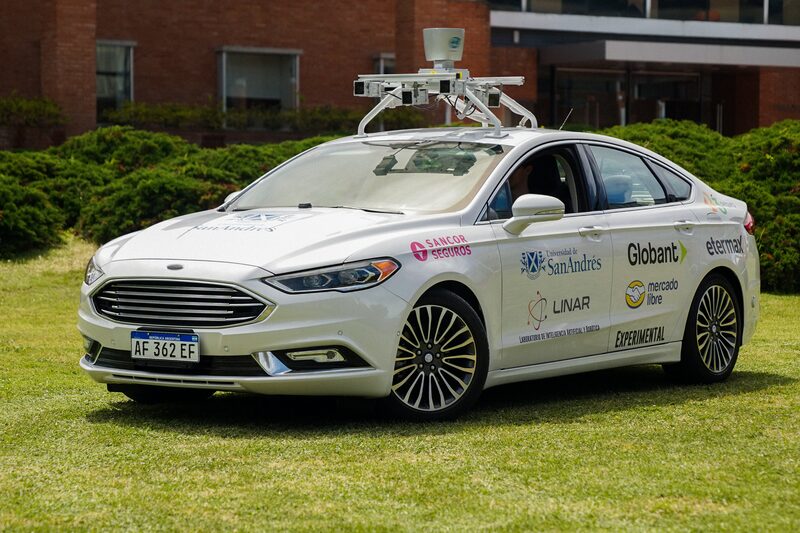 Primer vehículo autónomo Primer vehículo autónomo