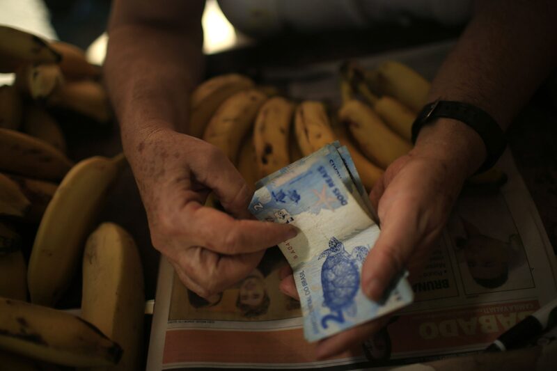 With less inflationary pressure, XP sees room for interest rate cuts next year, with Brazil's Selic rate closing 2023 at 10%. With less inflationary pressure, XP sees room for interest rate cuts next year, with Brazil's Selic rate closing 2023 at 10%.