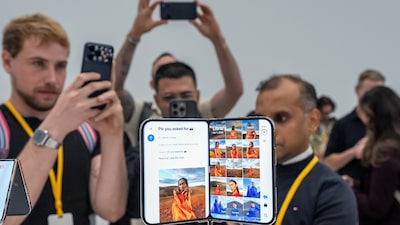iPhone Duo agota existencias para el lanzamiento y sus ventas podrían superar los 14 millones previstos iPhone Duo agota existencias para el lanzamiento y sus ventas podrían superar los 14 millones previstos