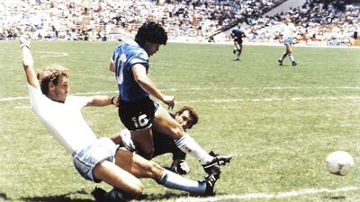 Subastarán en Francia un mechón de cabello de Maradona: ¿cuánto aspiran recaudar? Subastarán en Francia un mechón de cabello de Maradona: ¿cuánto aspiran recaudar?