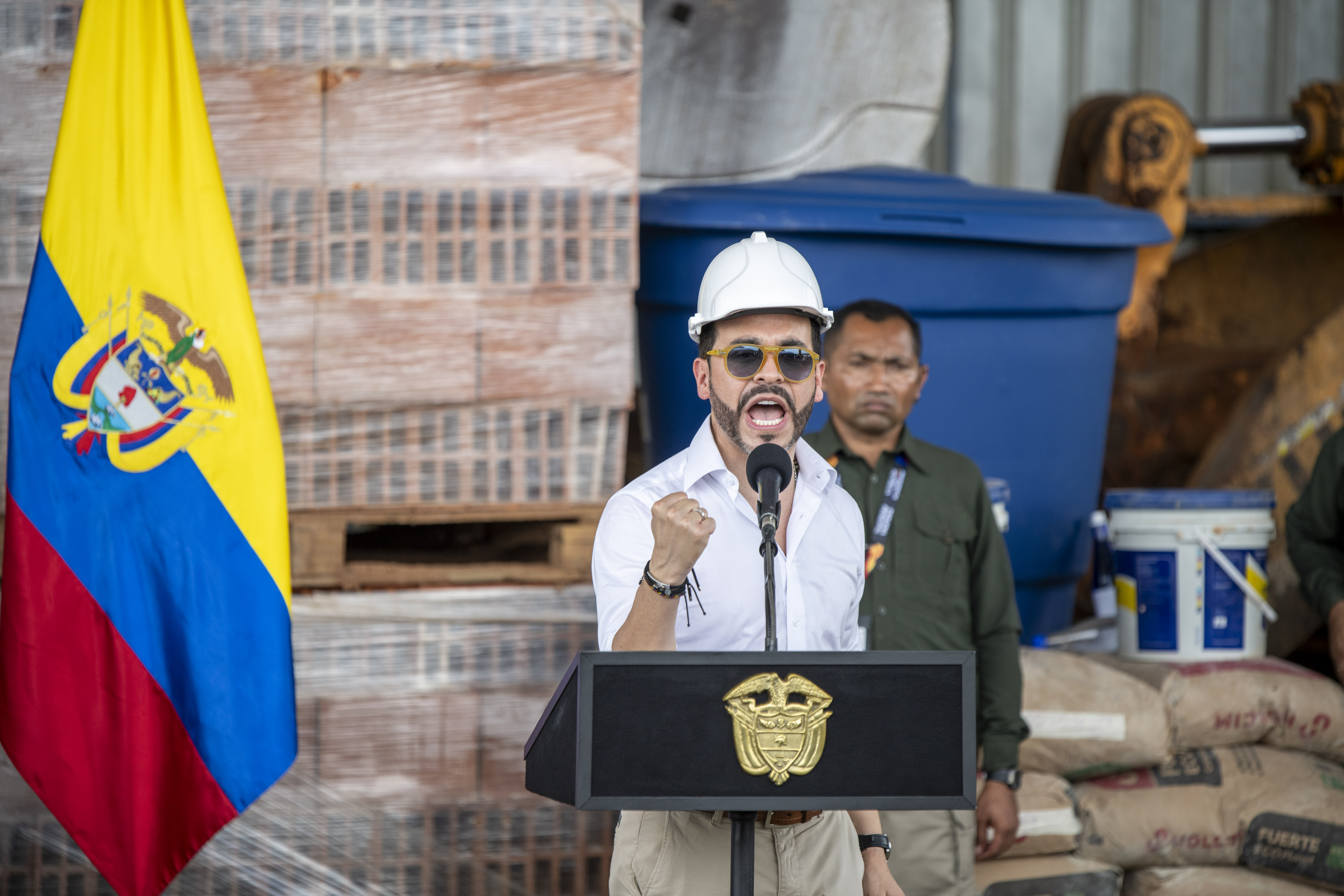 De la Espriella tumbó norma de Petro que limitaba al 30% las inversiones de las AFP en el exterior De la Espriella tumbó norma de Petro que limitaba al 30% las inversiones de las AFP en el exterior